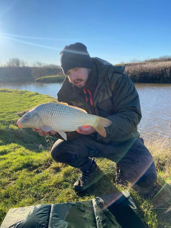 31 Cherry East Riding Of Yorkshire Hot Tub & Fishing Garton Buitenkant foto